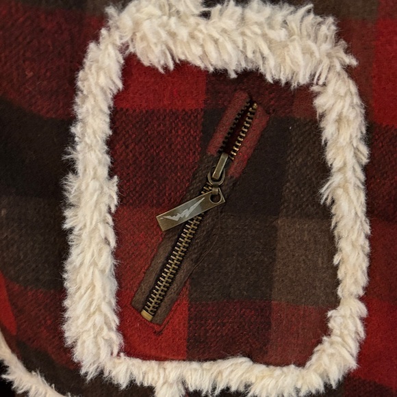Stylish Plaid Pea Coat with Sherpa Trim - Picture 4 of 7